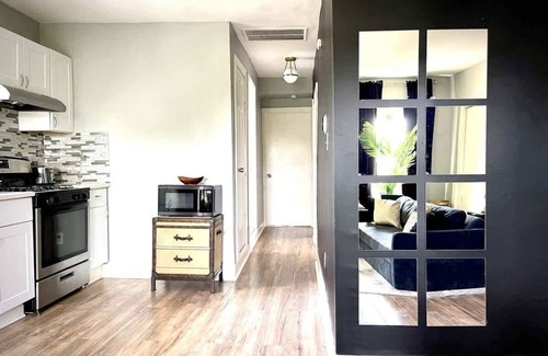 Evanston Apartamento | Cozy Old Chicago Style Retreat in Evanston