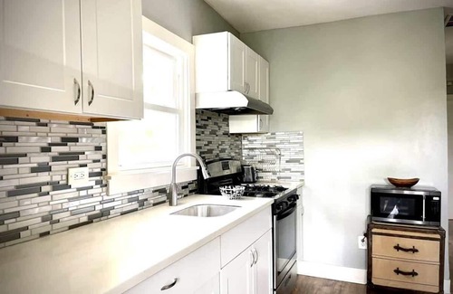 Evanston Apartamento | Cozy Old Chicago Style Retreat in Evanston