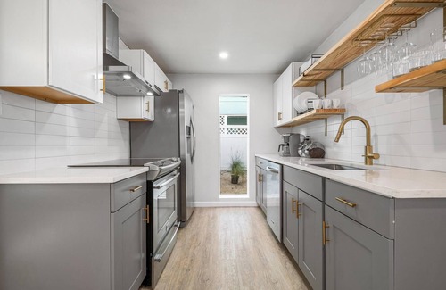 Nokomis Cabaña | Cozy Old Florida Beach Cottage by the Sea