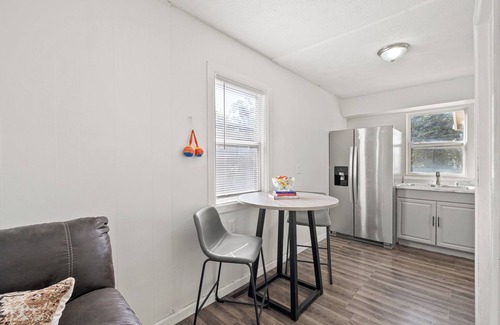Council Bluffs Casa | Cozy Omaha/CB home near zoo, CWS, & downtown. Pets OK! Perfect getaway.