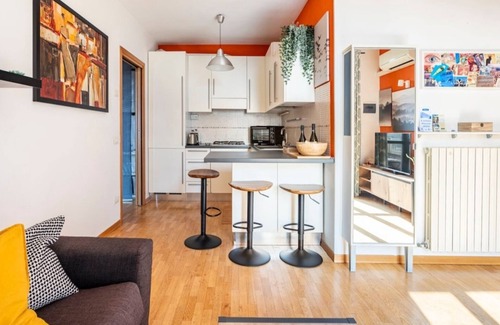 Settecani Apartamento | Cozy one-bedroom apartment between town and hills.