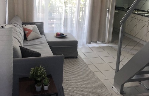 Point Blanche Apartamento | Cozy one-bedroom & mezzanine apartment