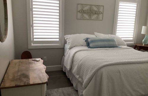 Wheatley Cama Y Desayuno | Cozy one level lakefront property Bed and Breakfast on the shores of Lake Erie