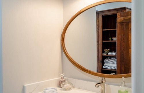 Wheatley Cama Y Desayuno | Cozy one level lakefront property Bed and Breakfast on the shores of Lake Erie
