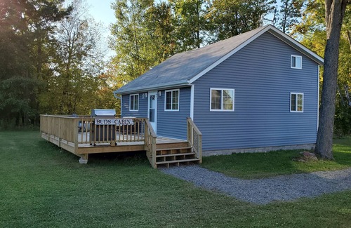 Merrillan Casa | Cozy Open Concept Cabin for 6