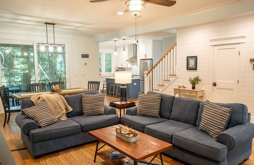 Bald Head Island Casa | Cozy outdoor living - 10-minute walk to harbor village and ferry terminal.