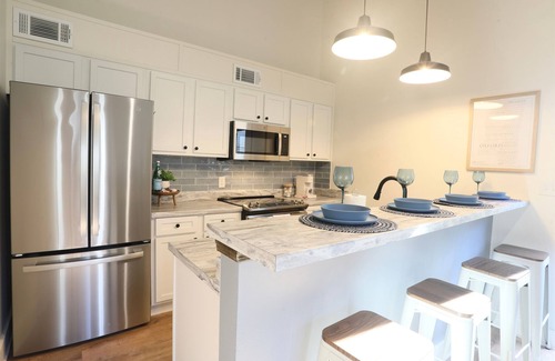 Oxford Cabaña | Cozy Oxford Cottage - Close to mTrade Park and OM Golf Course!