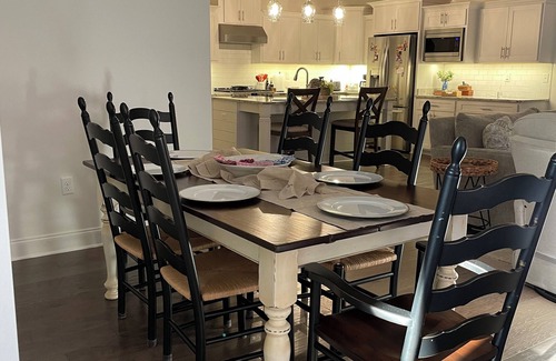 Oxford Casa | Cozy Oxford Cottage is a two story, 3-bedroom house with patio.