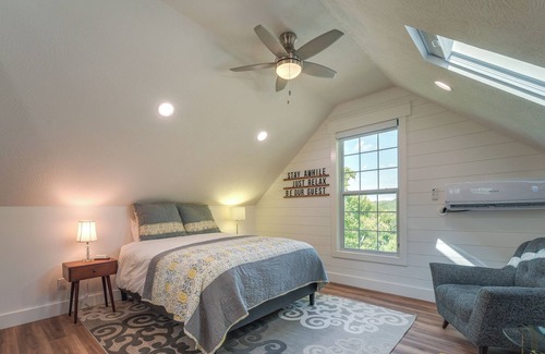 Ozark Apartamento | Cozy Ozark Studio Near Downtown & River!