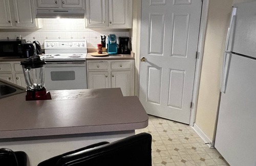 Austell Apartamento | Cozy pace to call home ,short and long stays welcome. Long stays are discounted