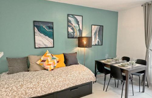 Vitry-sur-Seine Apartamento | Cozy Paris Gateway Apartments Groups with free parking