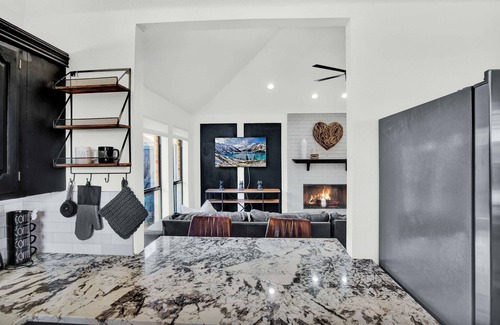 Frisco Casa | Cozy Parkside Home/ Rail Yard/ Toyota Centre