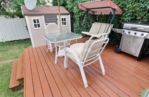 Ottawa Division Casa | Cozy & Peaceful 5 Bedroom House in Orleans, Ottawa