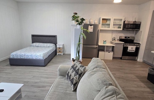 Battle Ground Apartamento | Cozy peaceful spacious studio WiFi work station fitness items in Battle Ground