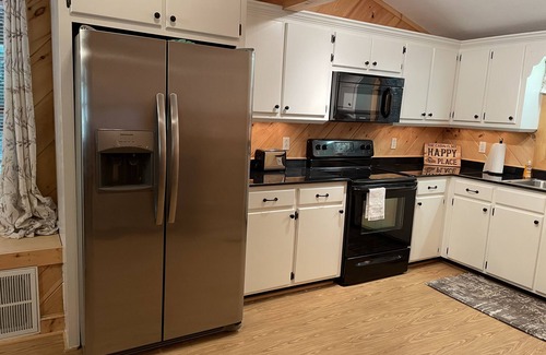 Waterloo Cabina | Cozy , Peaceful Waterfront Cabin in Beautiful Waterloo, AL!
