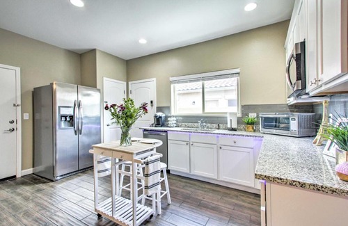 Peoria Apartamento | Cozy Peoria Apartment - Golf, Hike and Bike!