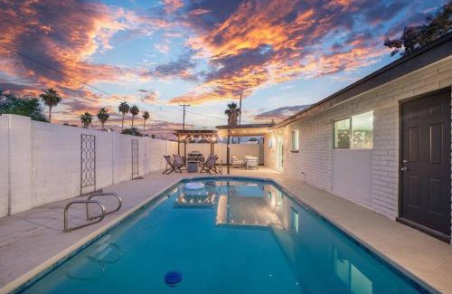 North Mountain Casa | Cozy-Perfect location-Private Pool-Heat Optional-SunsetFun-GCU