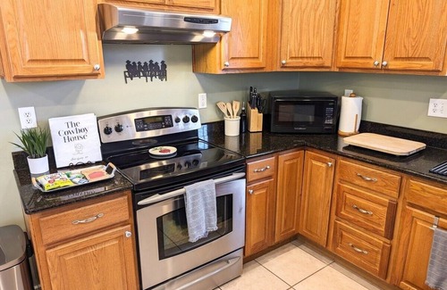 Ellensburg Casa | Cozy Pet-Friendly Cowboy House