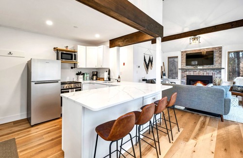 Gilford Cabaña | Cozy, Pet-Friendly Escape Near Lake & Mountains