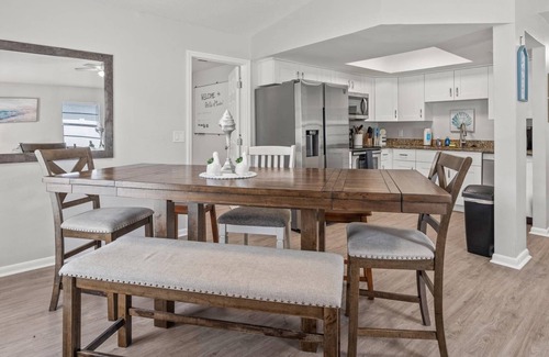 Forest Hills Casa | Cozy, Pet-Friendly Tampa Home with Heated & Screened Pool - 4 miles to Adventure Island/Busch Garden