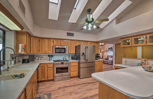 Pine Casa | Cozy Pine Retreat w/ Private Hot Tub & Views