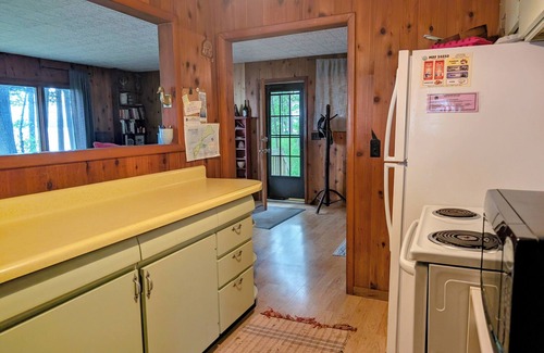 La Pointe Cabina | Cozy Pines Cabin - Wonderful Sunsets with Lake Superior Access!