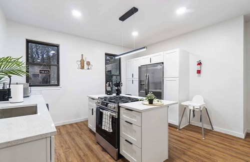 Central Northside Casa | Cozy Pittsburgh House: Fire Pit, Free WiFi!
