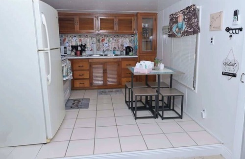 St. Cloud Casa | Cozy place with hot tub King bed near everything