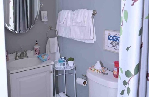 St. Cloud Casa | Cozy place with hot tub King bed near everything
