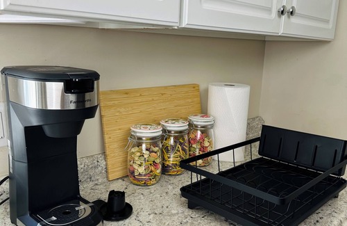 Norwalk Apartamento | Cozy, pleasant 2BR apt in Beach community! Only 1hr to NYC!