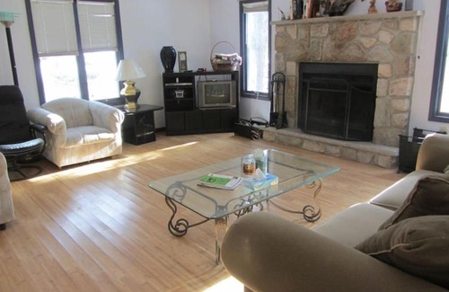 Albrightsville Casa | Cozy Pocono Cottage near Jack Frost Jim Thorpe