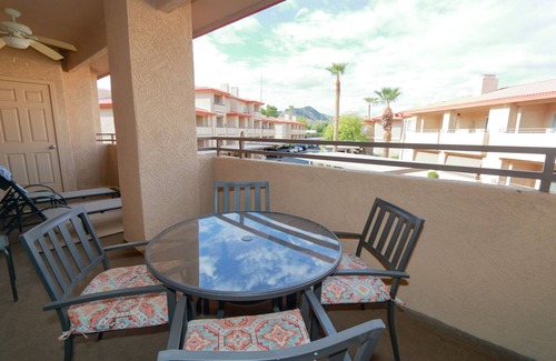 Villa Sierra Madre Condominio | Cozy Pointe Resort Condo - Walking Distance to North Mountain!