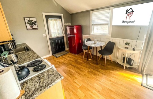 Salsbury Cove Casa | Cozy Pond Side Cottage in Bar Harbor! [The "Nook"]