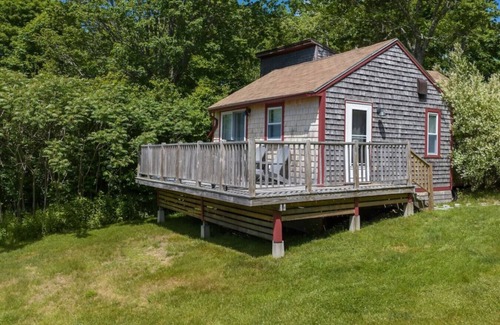 Salsbury Cove Casa | Cozy Pond Side Cottage in Bar Harbor! [The "Nook"]