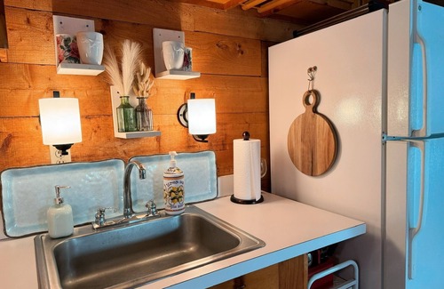 Wellfleet Cabaña | Cozy Pondside Cottage, Wellfleet, 5 Min to Beaches