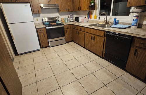 Dunnellon Casa | Cozy Pool Home in a peaceful neighborhood in Dunnellon Florida. 2 Bed 2 Bath