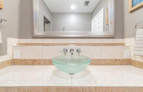 Clearwater Casa | Cozy Pool House for 10 PPL Close to Clearwater