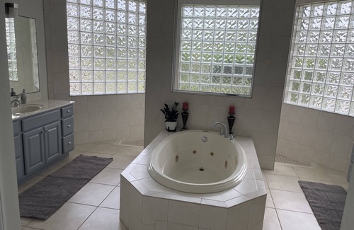 Hunt Club Casa | Cozy pool house in Loxahatchee.