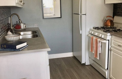 Monterey Park Apartamento | Cozy poolside getaway