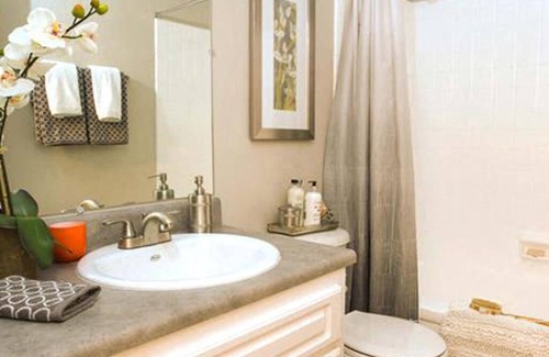 Monterey Park Apartamento | Cozy poolside getaway
