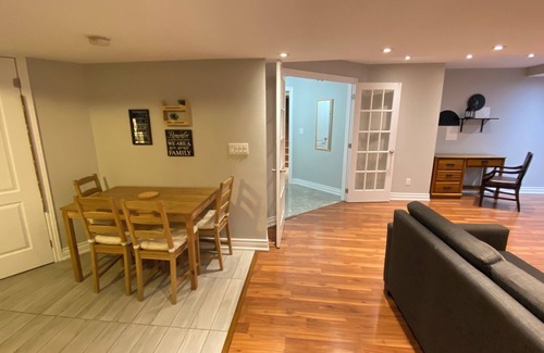 Brampton Apartamento | Cozy Priv. Bsmt 1 Bdrm 1 Bath apartment w/ parking
