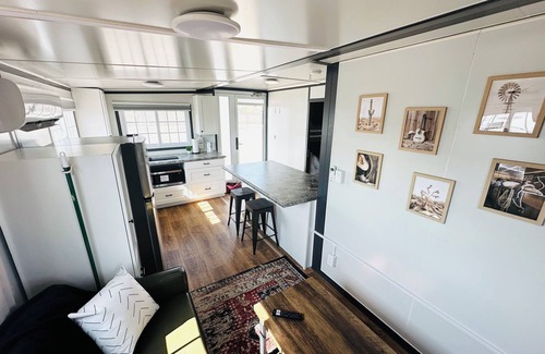 Pecos Apartamento | Cozy, Private 2 bedroom BoxHouse in Pecos: Queen bed with Twin over Full Bunk Be