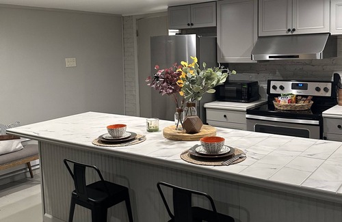 Geistown Apartamento | Cozy/Private Apartment. Pet Friendly!