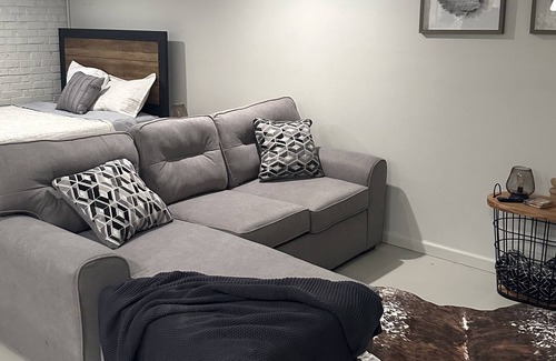 Geistown Apartamento | Cozy/Private Apartment. Pet Friendly!