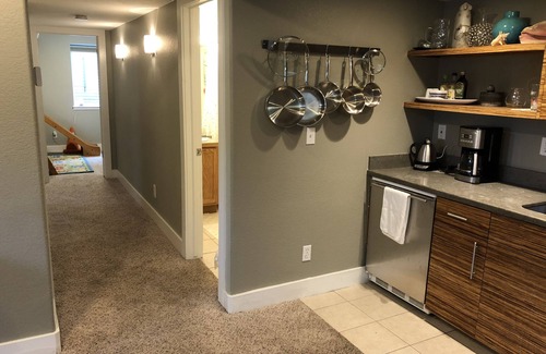Newlands Casa | Acogedor apartamento privado en el sótano en el parque North Boulder
