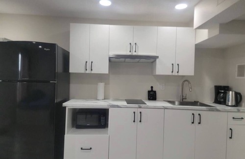 Southeast Edmonton Casa | Cozy Private Basement Suite with Separate Entrance & Patio Space