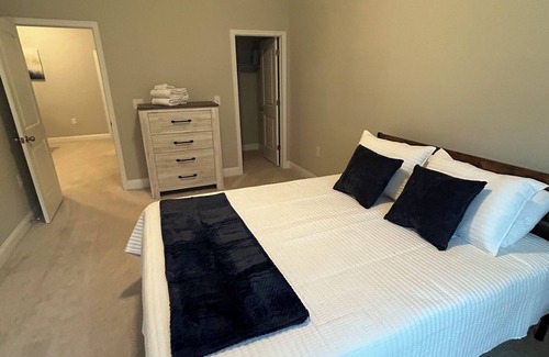 Southwest Raleigh Casa | Cozy Private Basement Located in the heart of Cary/Raleigh