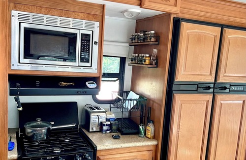 Baca Grande Casa | Cozy, private, big 1 bedroom RV. Walk to Crestone Ziggurat
