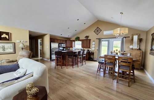 Miltonvale Park Casa | Cozy & Private Countryside home close to the City as well as beaches/attractions