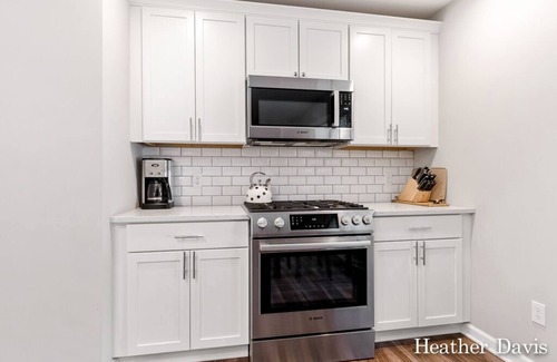 Holland Casa | Cozy Private Home - 1 Mile From Holland State Park